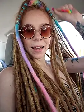 LucidLucy Adlı Modelin Canlı XXX Sohbeti