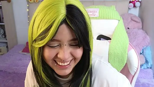 غرفة دردشة NekoWaifu المباشرة