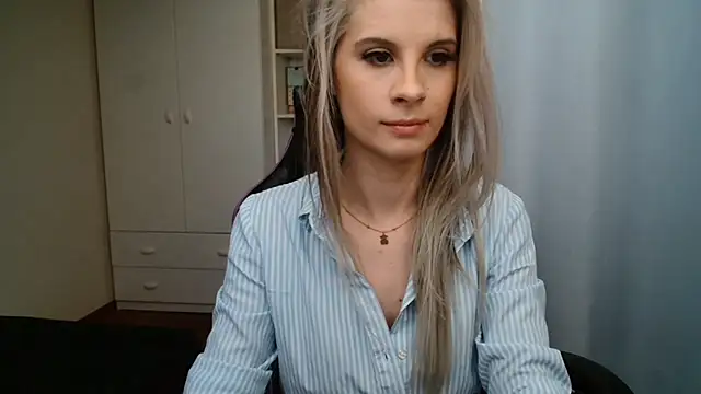 KristineGlow live XXX chat