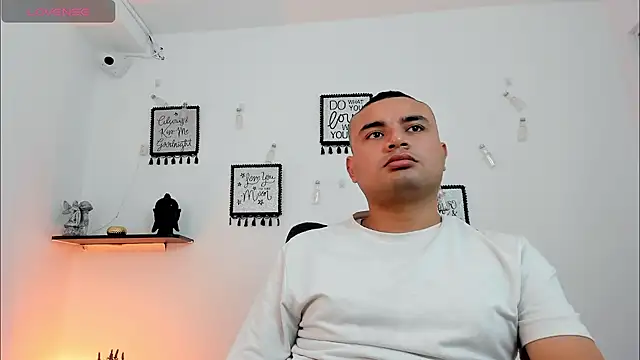 Pertunjukan Kamera Web DamianBlazze