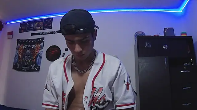 Czat XXX na żywo – Fenix_hardcock