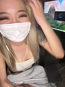 MOMOKA_33のウェブカメラショー
