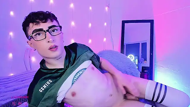Онлайн чат XXX SebastianHilton