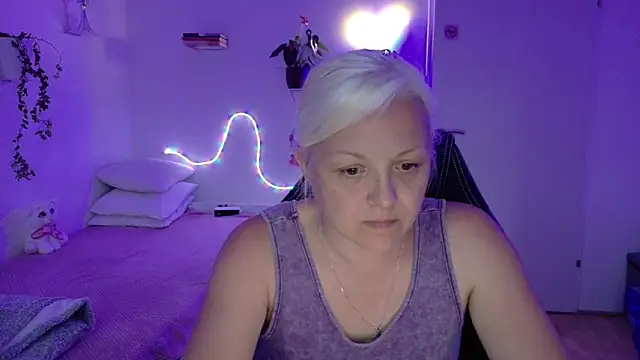Linsy_Kim Adlı Modelin Canlı XXX Sohbeti