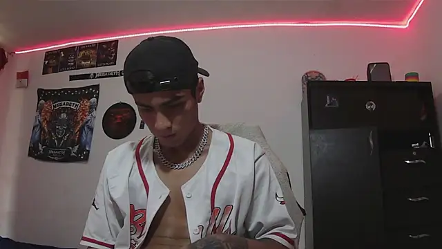 Fenix_hardcock 网络视讯表演
