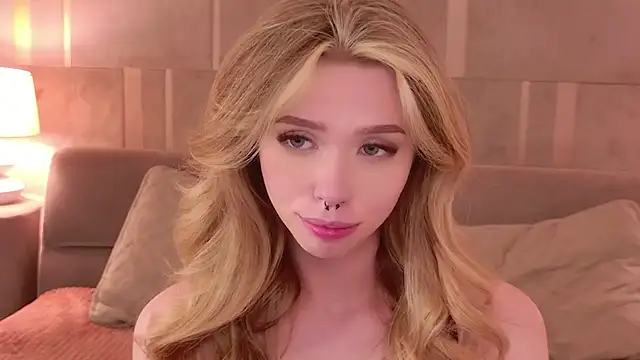 Živá chatovací místnost Sierra_Fane