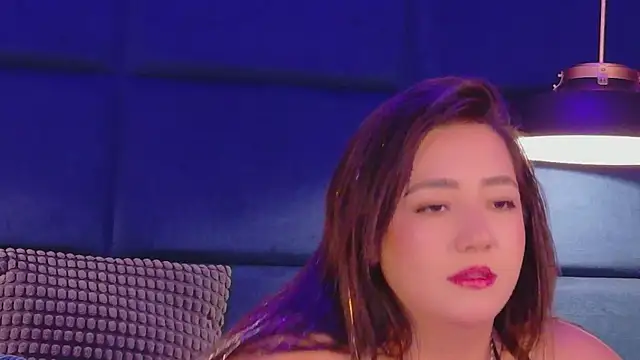 Chat +18 de Hannah-Prada ao vivo