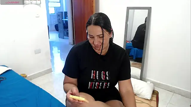 LAURA_Foxht's Live XXX Chat