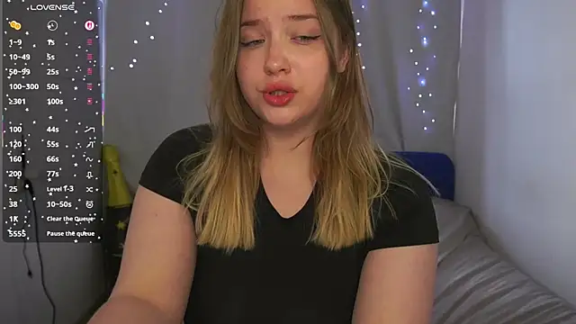 CuteSharloti live XXX chat