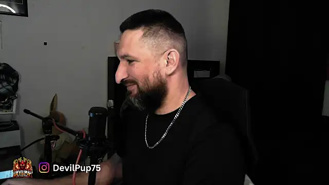 DevilPup75_ Chat XXX in diretta