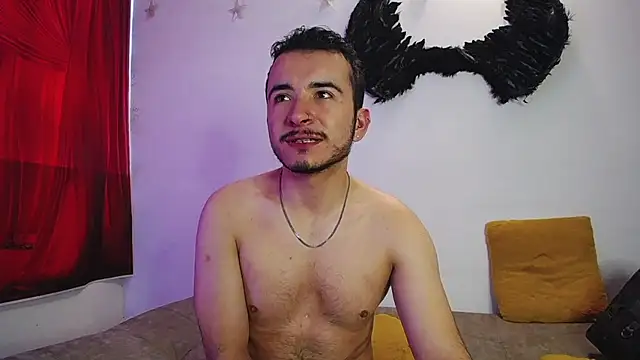 Noha_and_Iam Live XXX-Chat