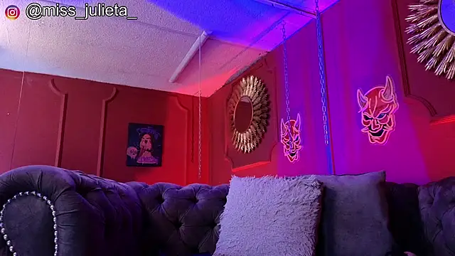 Chatroom XXX en direct de Julieta_Russell