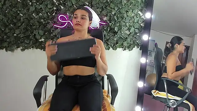 DestinyHills Live XXX-chat