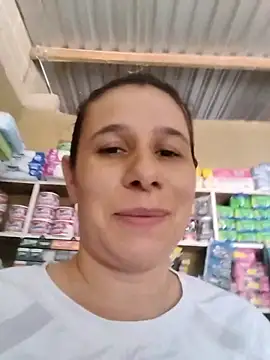 MIA-LARIOS live XXX chat