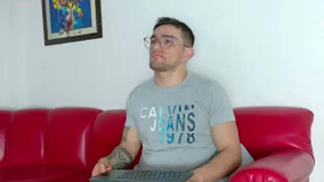 Chat +18 de Sexy_Alejandro_ ao vivo