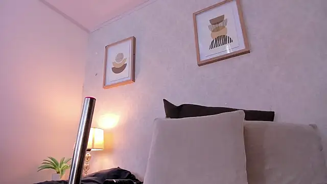 Caroline_dh's Live XXX Chat