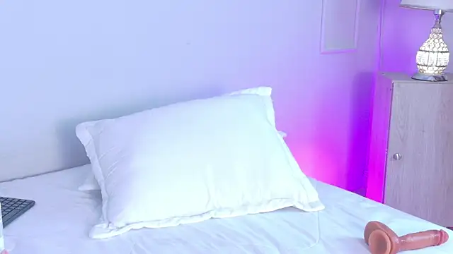 VioletBloomm's Live XXX Chat
