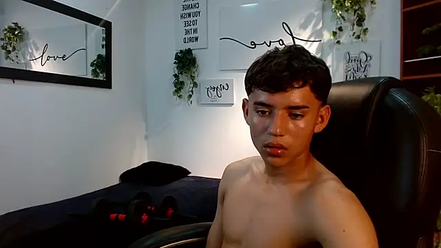 Ryan_grayxn Webbikameraesitys