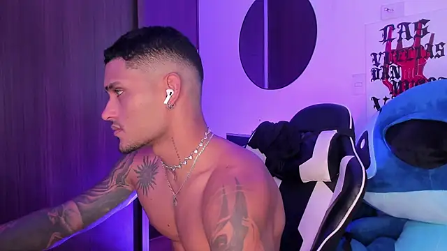 Chat XXX ao vivo de Alessandro_Vanni