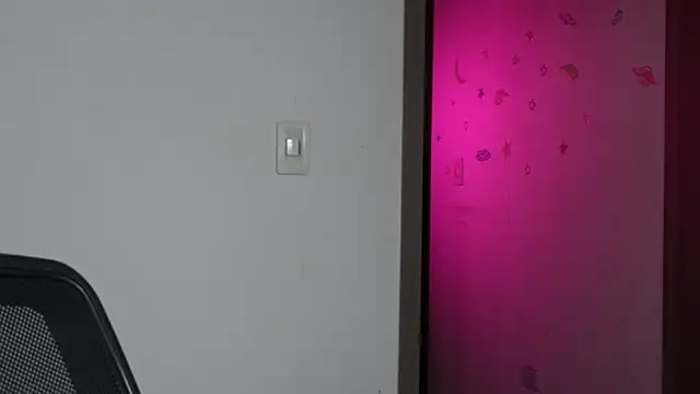 trieoneのライブXXXチャット