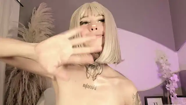 Zhally_Dee élő XXX-chatje