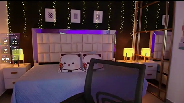 emmy_wattsoon's Live XXX Chat