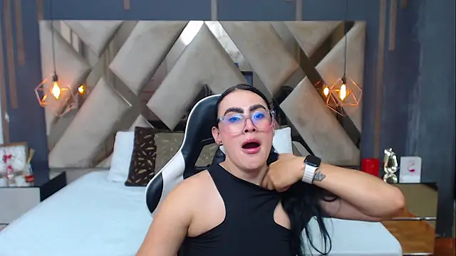 Chatroom XXX en direct de MartinaaFit