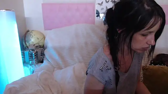 Chatroom XXX en direct de -Lou_