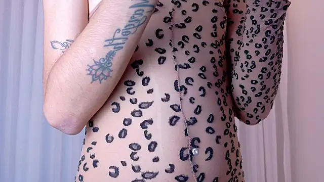 Show modela ZoeyPetit na web-kameri