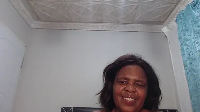 Rosehipsx76 Live XXX-chat