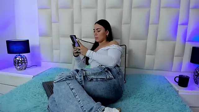 Ariana_rouse Adlı Modelin Canlı XXX Sohbeti