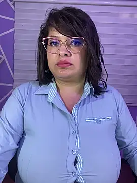 MiiaaJoness Live XXX-Chat