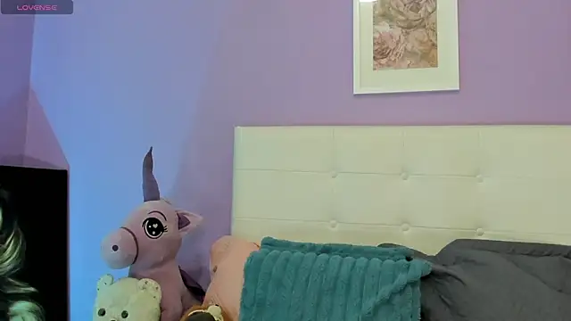 Charlotte11-11's Live XXX Chat