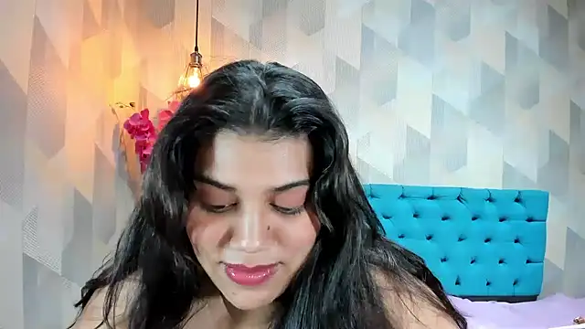 Chat +18 de LindaBreeS ao vivo
