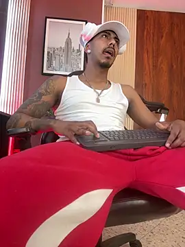 Latinmoster_boss Pertunjukan Webcam