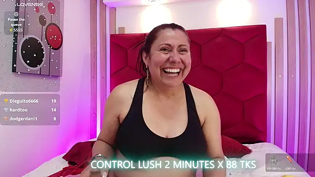 EmmaJhomson Chat XXX live
