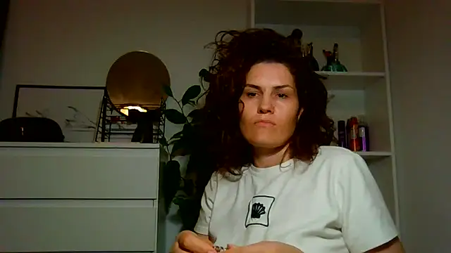 Ms-Lust1- Chat XXX in diretta