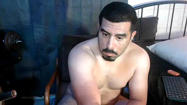 k1oudEn Live XXX chat