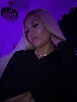 Chatroom XXX en direct de AlmaBby