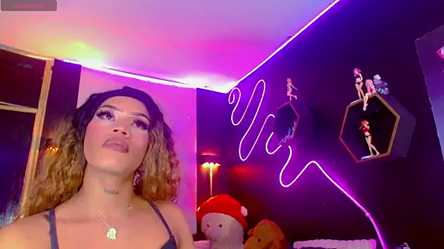 Isis_sexy__ webkamerás műsora