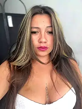 LIZ-06_ élő XXX-chatje