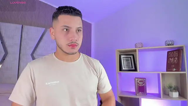 Pokazy przed kamerką – Axel_grey_
