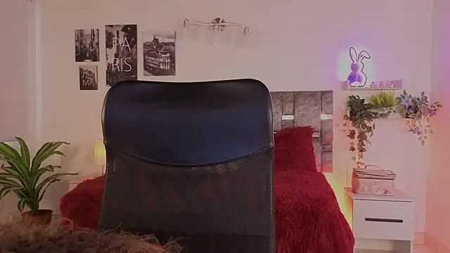 XXX chat uživo modela emilyrouxe