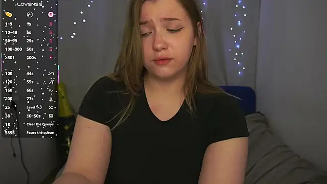 CuteSharloti élő XXX-chatje
