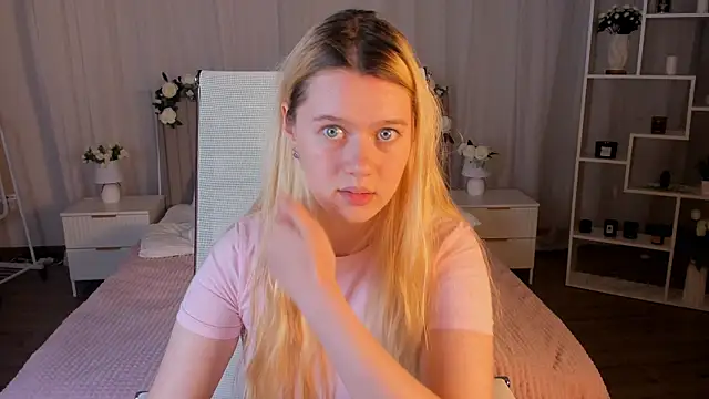 CelestineMauriac Chat XXX live