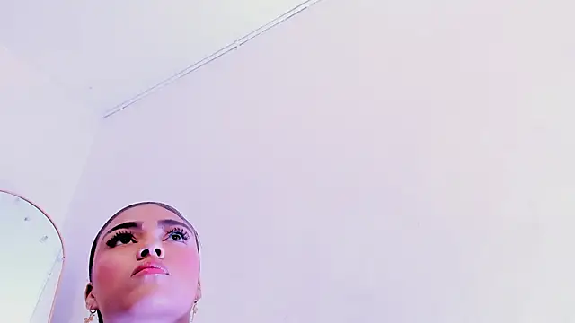 Alaia2 现场XXX聊天