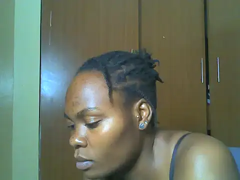 sexyebony13 élő XXX-chatje