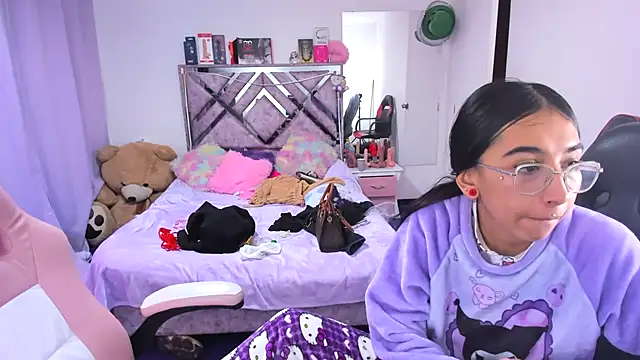 Luna_Analya লাইভ XXX চ্যাট