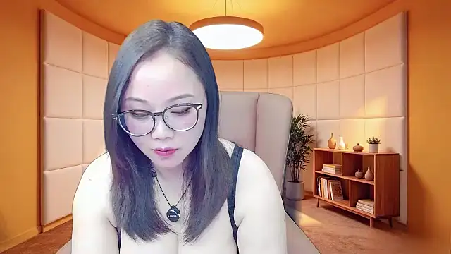 Dolcegattina-Asian: онлайн-секс-чат