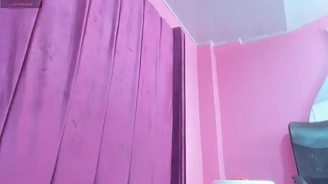 miajhonsonx's Live XXX Chat